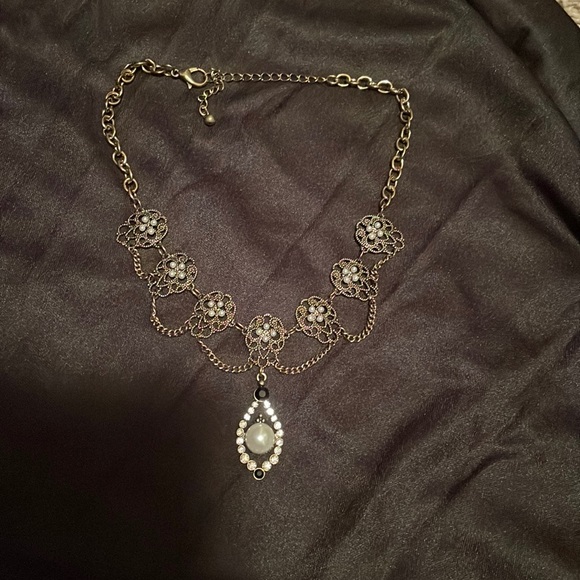 Choker - Picture 1 of 2